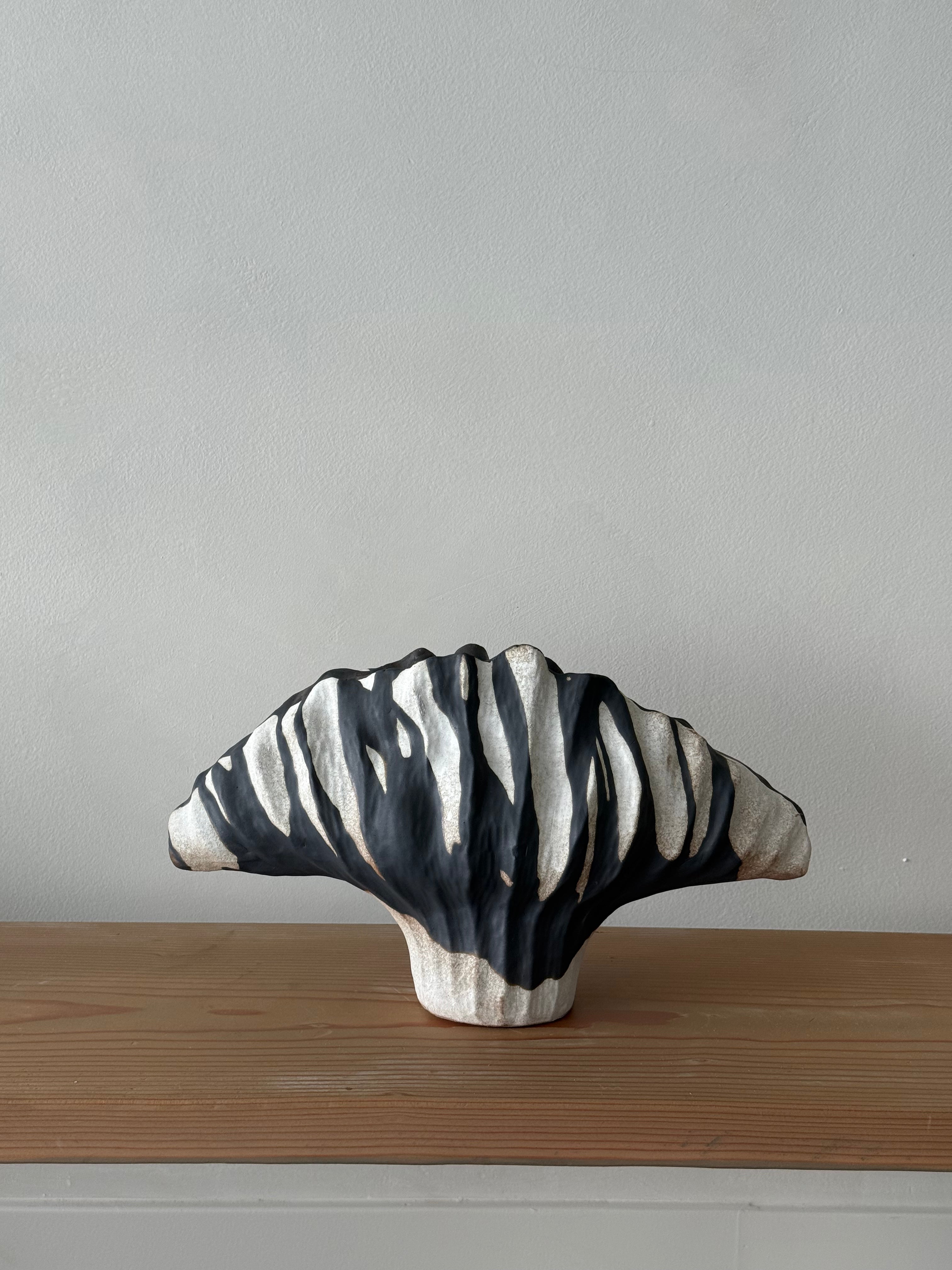 Croissant Vase-1